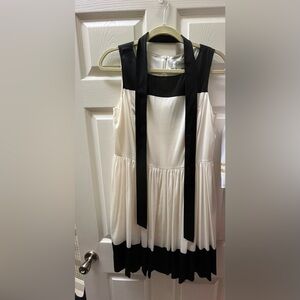 St John Dress - NWT size 6